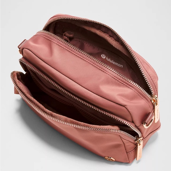 Lululemon Everywhere Crossbody Bag 2L Metal Hardware- Spiced Chai/Rose Gold - Picture 7 of 8